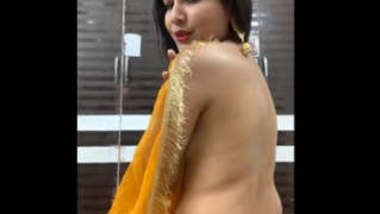 Sexy Girl In Salwar Showing Her Boobs Indian Xxx Movie