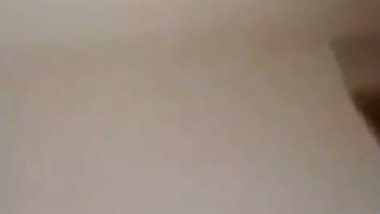Desi xxx chudai of a Bihari girl in an Oyo room