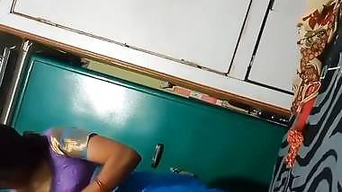 Hot mom dress change boobs show viral topless clip