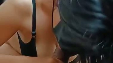 Lover records his blindfold GF’s kinky blowjob MMS