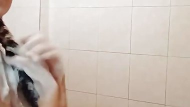 Long haired desi bhabhi strip bathing video clip