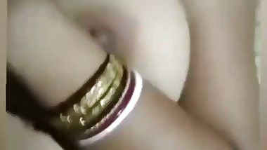 Man presses desi lady’s tight boobs in Bangla sex video